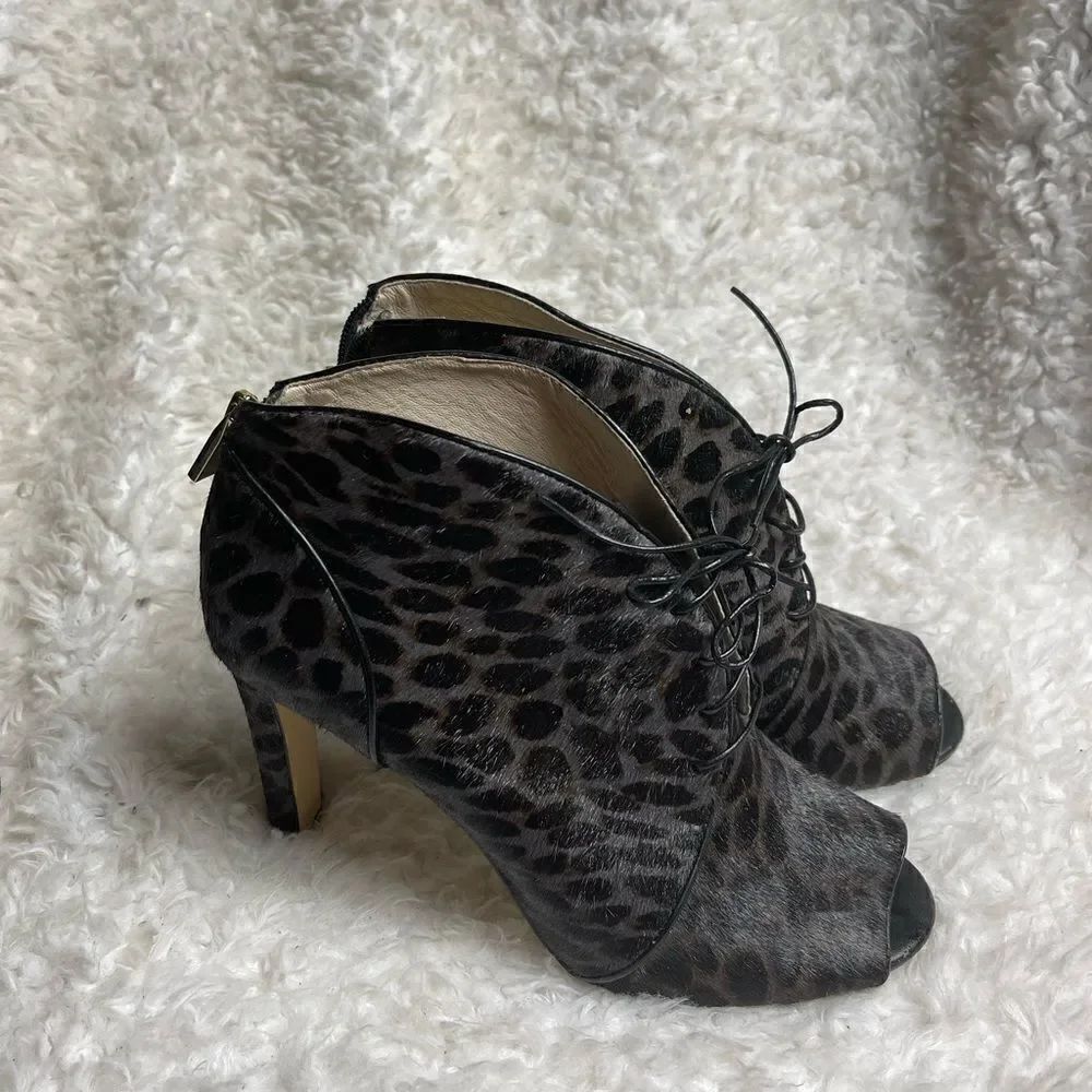 Louise Et Cie leather Calf Hair Animal Print Gray & Black Ankle heels SZ10M .